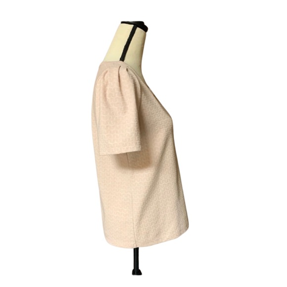 ROSE + OLIVE Women’s Short Sleeve Pink Embossed Zip Back Top Blouse Small - Picture 4 of 6